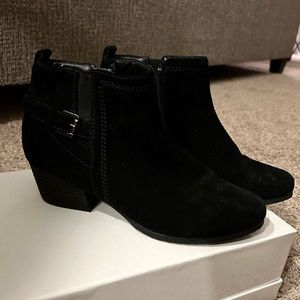 VERY GENTLY WORN black, water-proof Blondo Booties